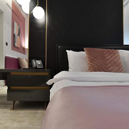 Royal Wellness And Spa Ruma Esterno foto