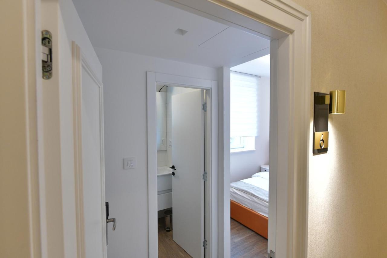 Royal Wellness And Spa Ruma Esterno foto