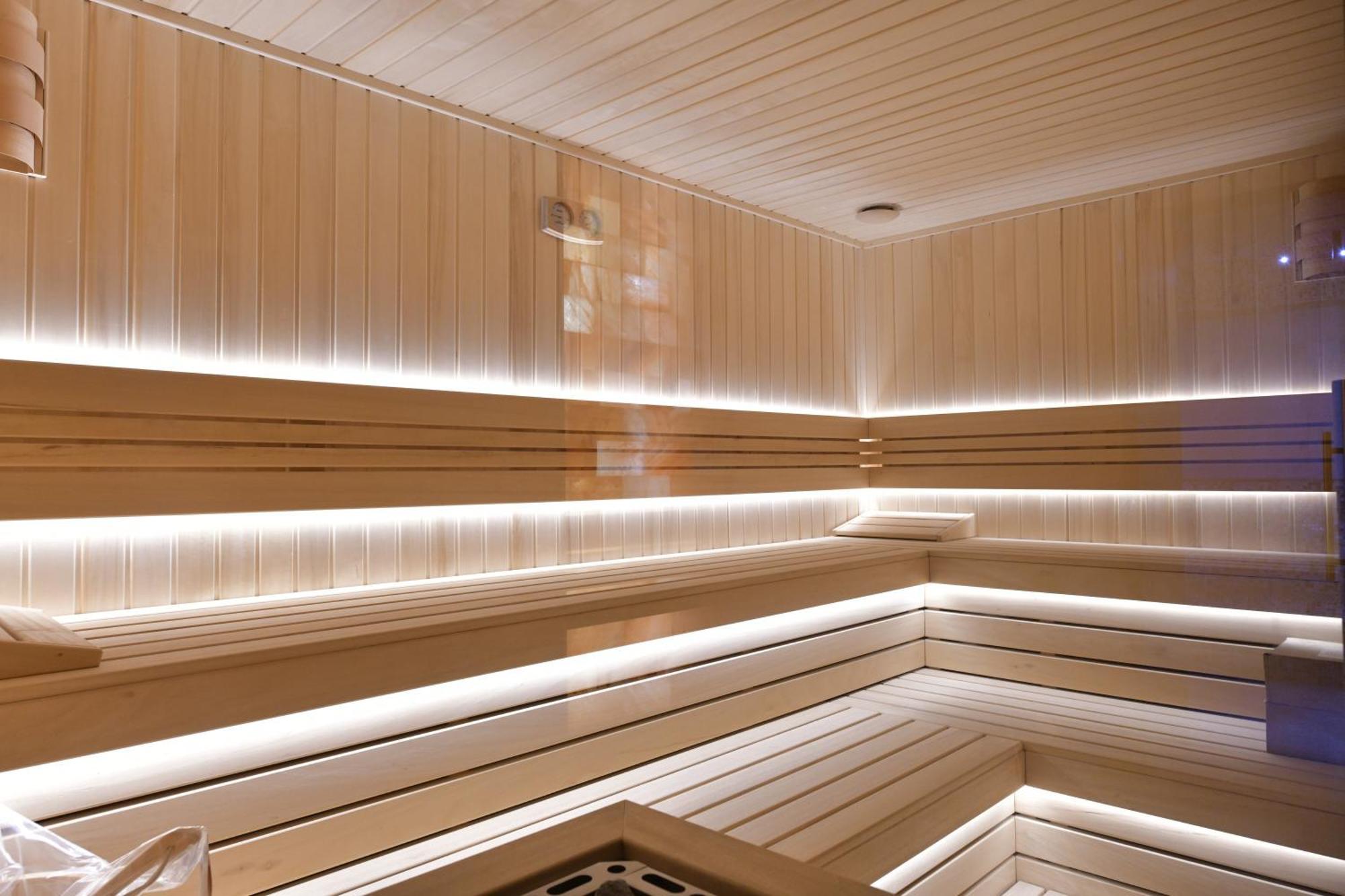 Royal Wellness And Spa Ruma Esterno foto